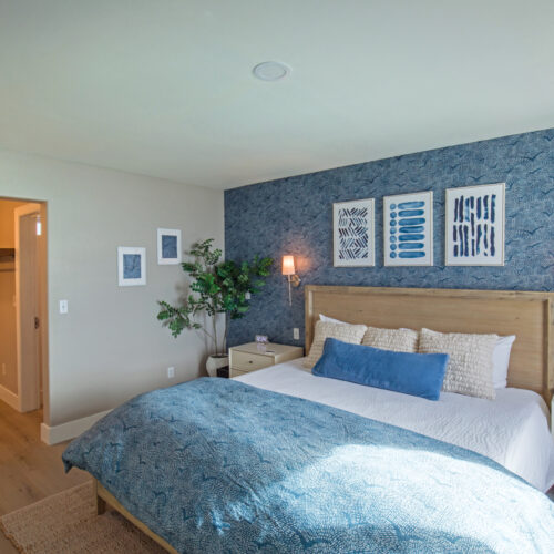 The Black Sands Inn  | 8 |  Newly Renovated |  Oceanfront | Deluxe King Suite