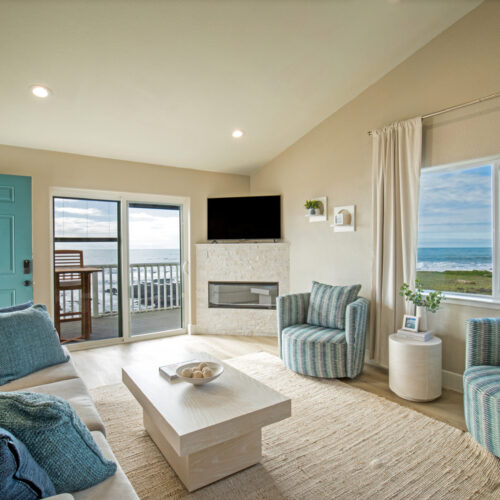 The Black Sands Inn  | 8 |  Newly Renovated |  Oceanfront | Deluxe King Suite