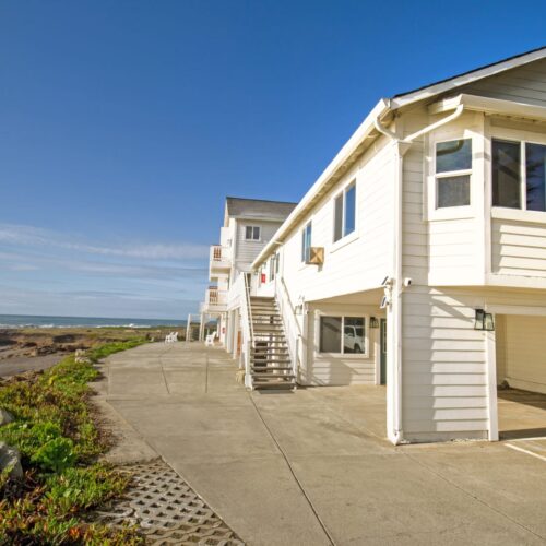 The Black Sands Inn  | 2 |  Oceanfront King | Jacuzzi