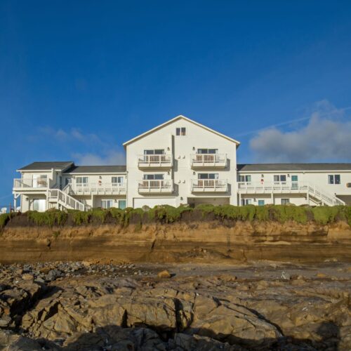 The Black Sands Inn  | 2 |  Oceanfront King | Jacuzzi